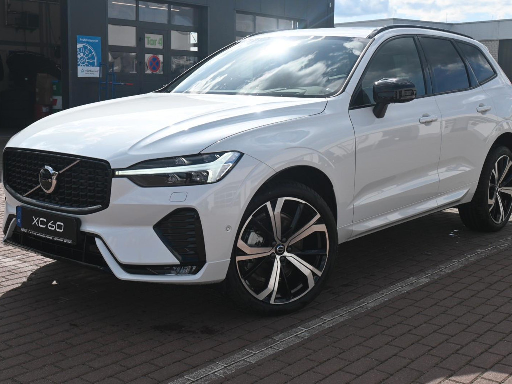 Volvo XC60 AWD Ultimate Dark