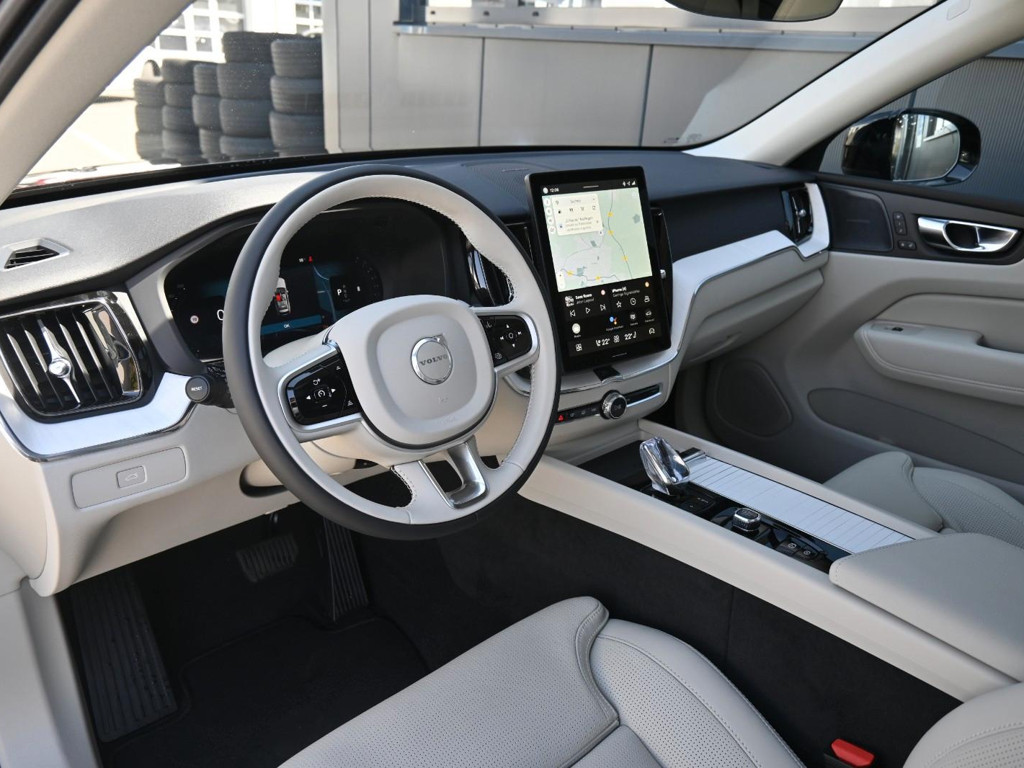 Volvo XC60 AWD Plus Dark