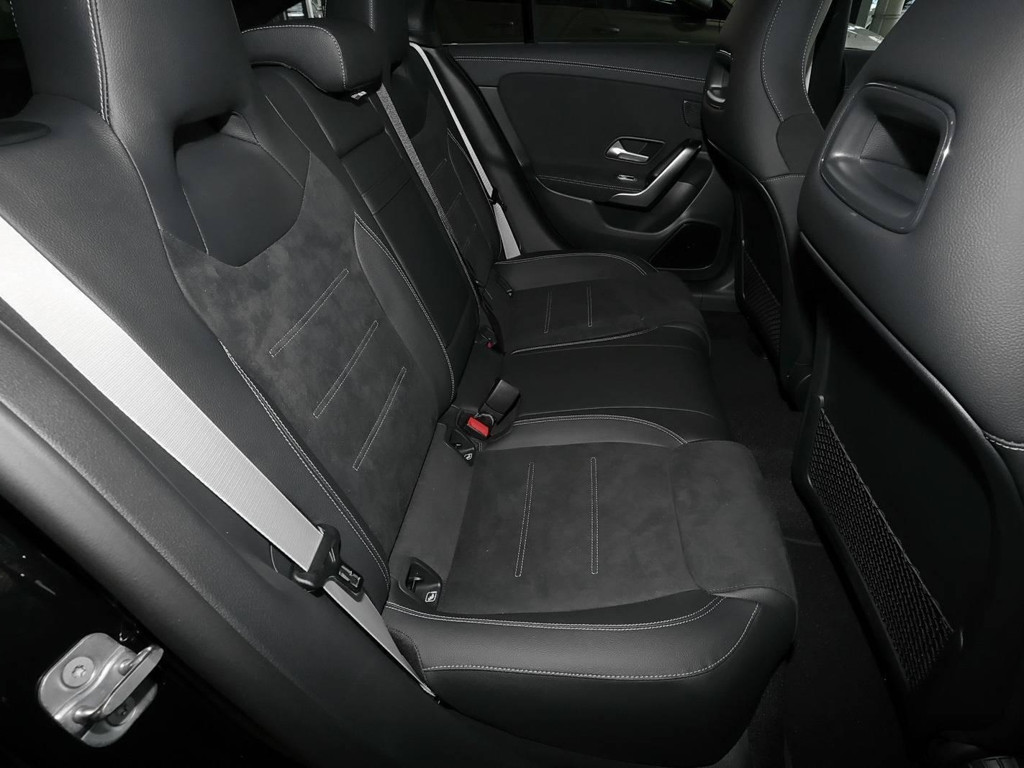 Mercedes-Benz CLA-Klasse CLA 200 AMG Line Shooting Brake