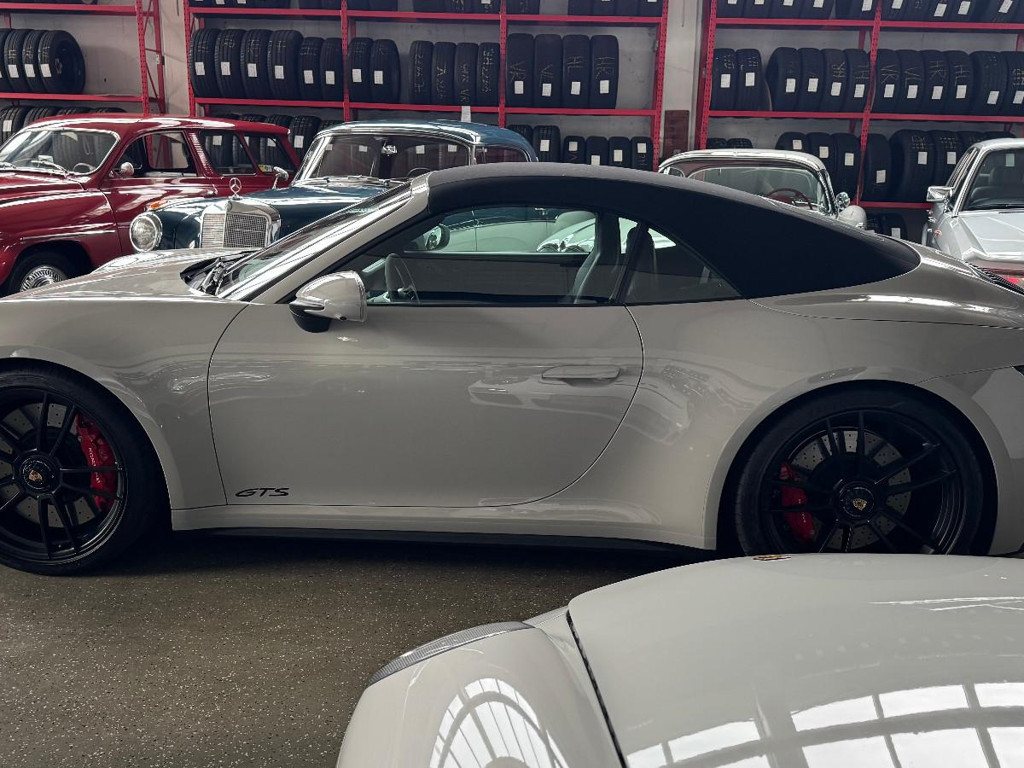 Porsche 992