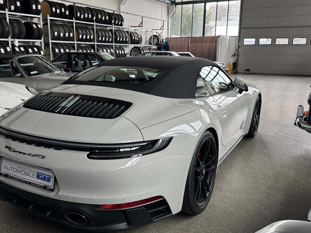 Porsche 992