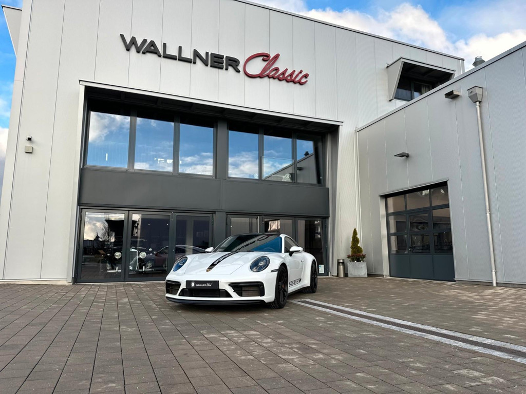 Porsche 992 GTS Carrera 4