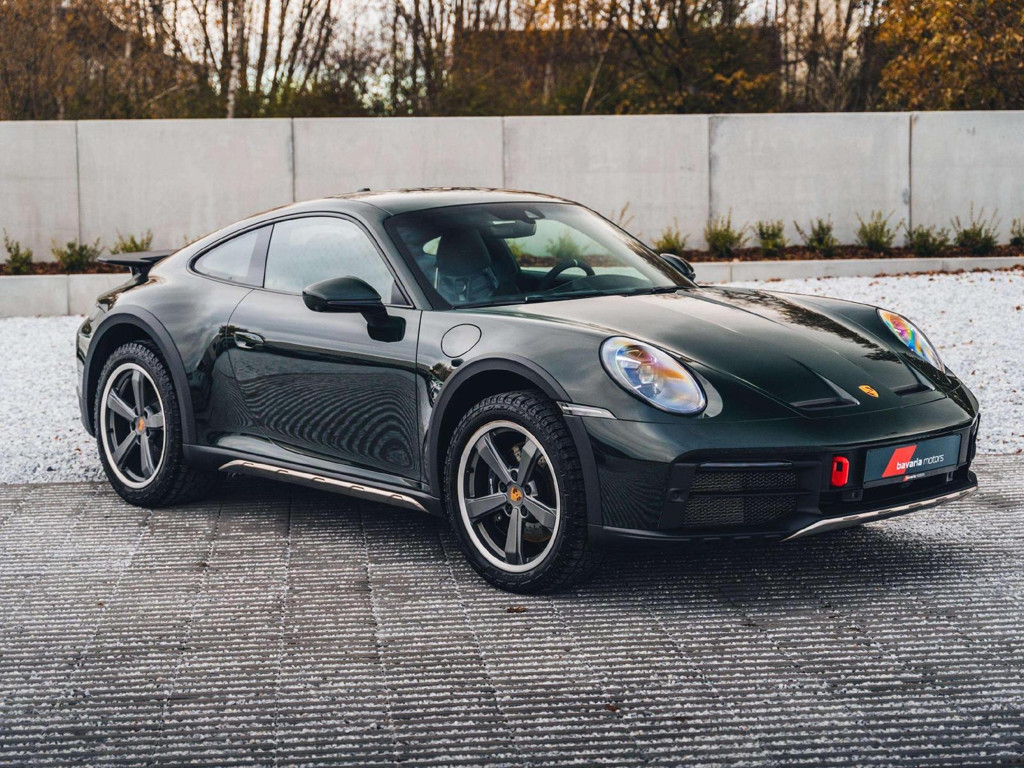 Porsche 992 Dakar / PTS Brewster Green / Bucket Seats /