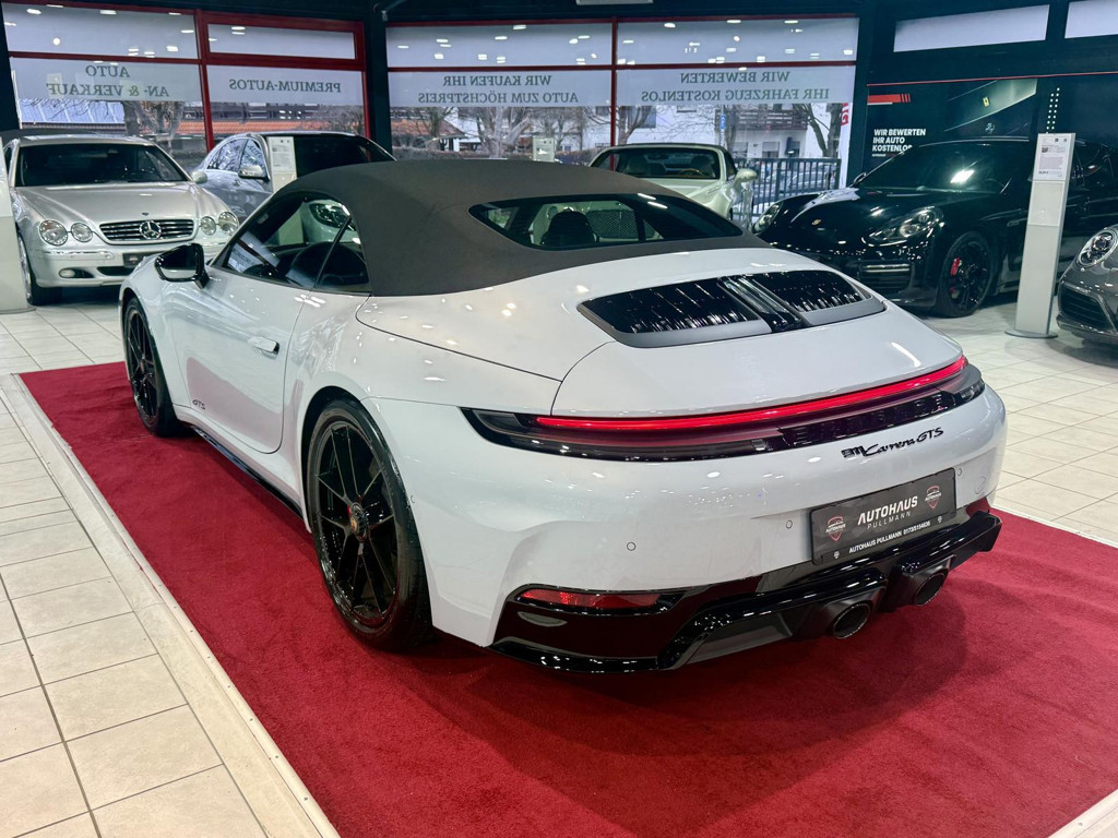 Porsche 992