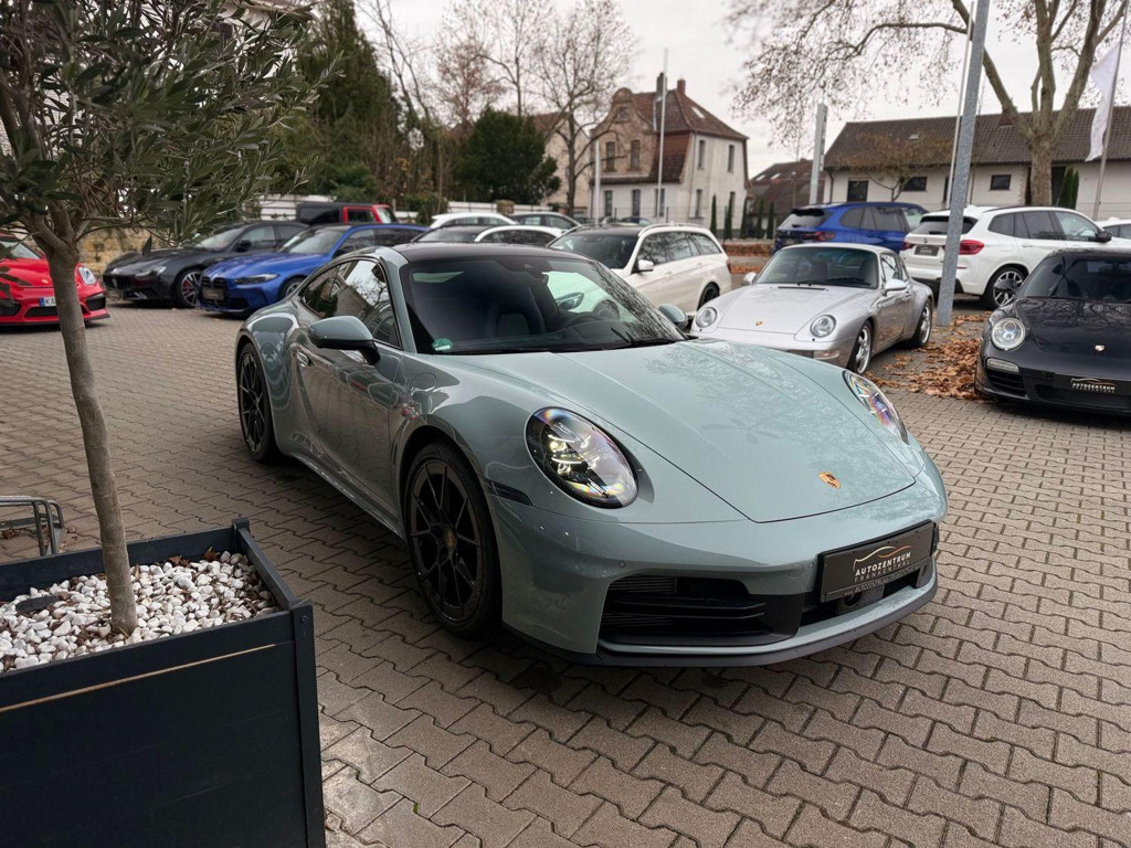 Porsche 992
