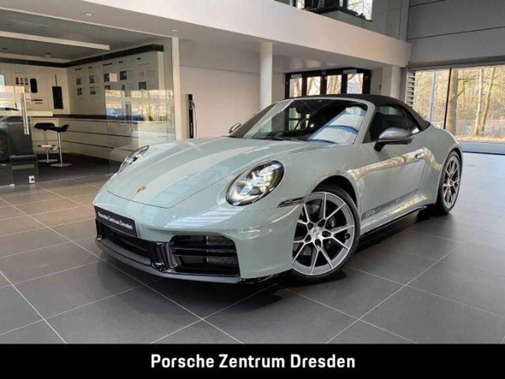 Porsche 992 Turbo Cabrio Carrera