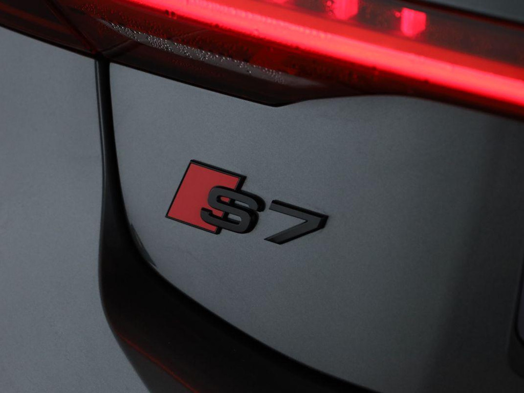 Audi S7