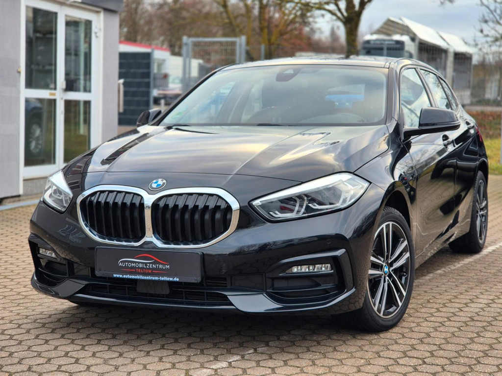 BMW 1 Serie 120 Sport Line Sedan 120d