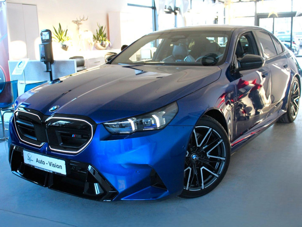 BMW M5 Sedan