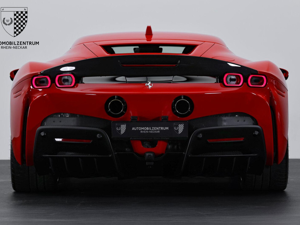 Ferrari SF90