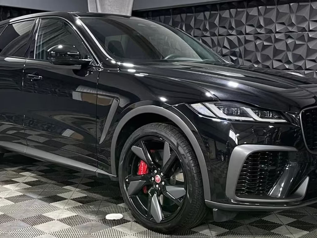 Jaguar F-Pace SVR AWD