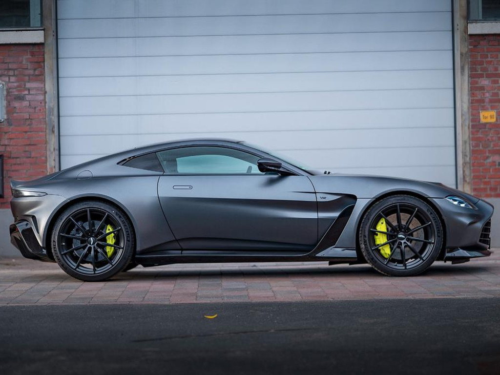 Aston Martin Vantage