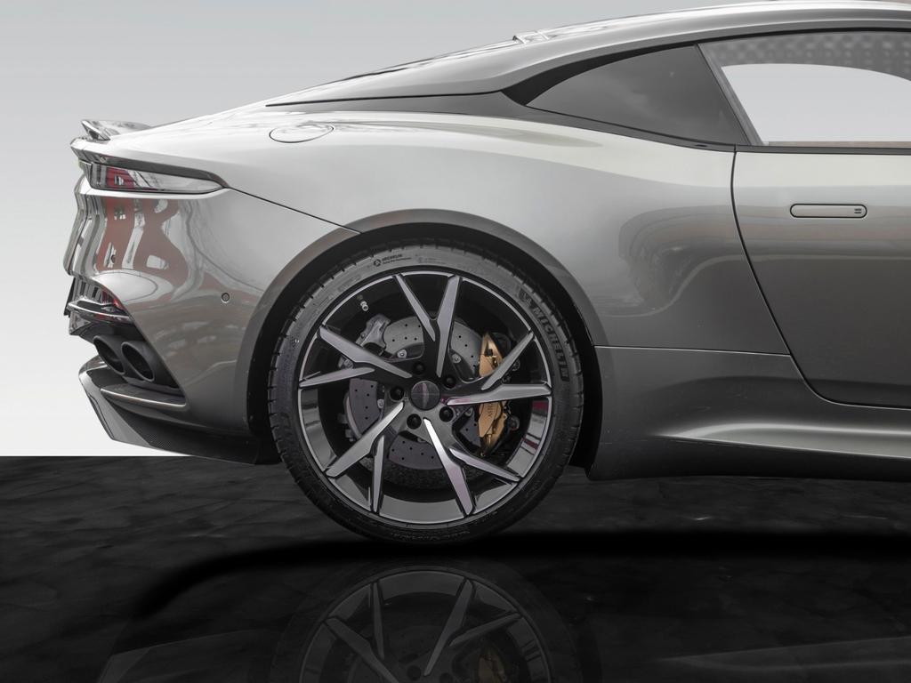 Aston Martin DBS