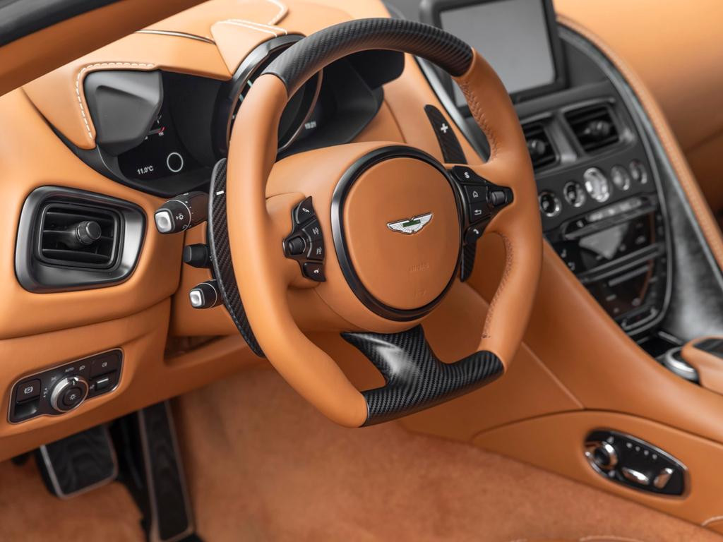 Aston Martin DBS