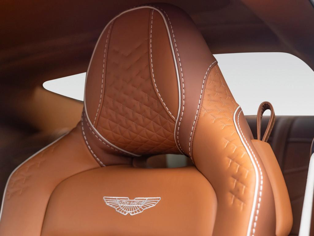 Aston Martin DBS