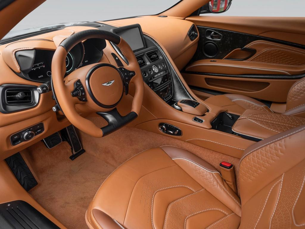 Aston Martin DBS
