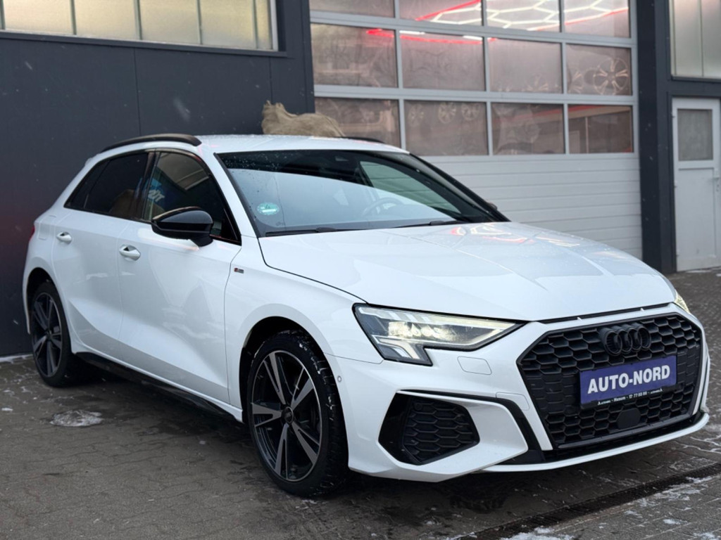 Audi A3 Sportback Sedan S-Line Hybride 40 TFSI