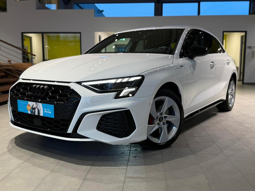 Audi A3 Sportback Sedan S-Line Hybride 45 TFSI