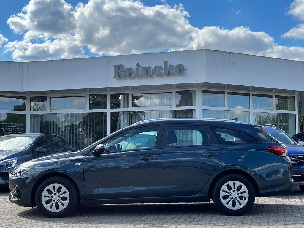 Hyundai i30 Kombi 110PS 5Trg KlimTempPDCAllwettReifen