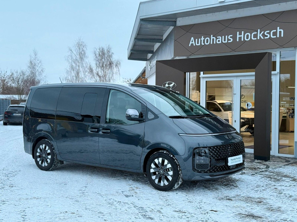 Hyundai Staria Signature