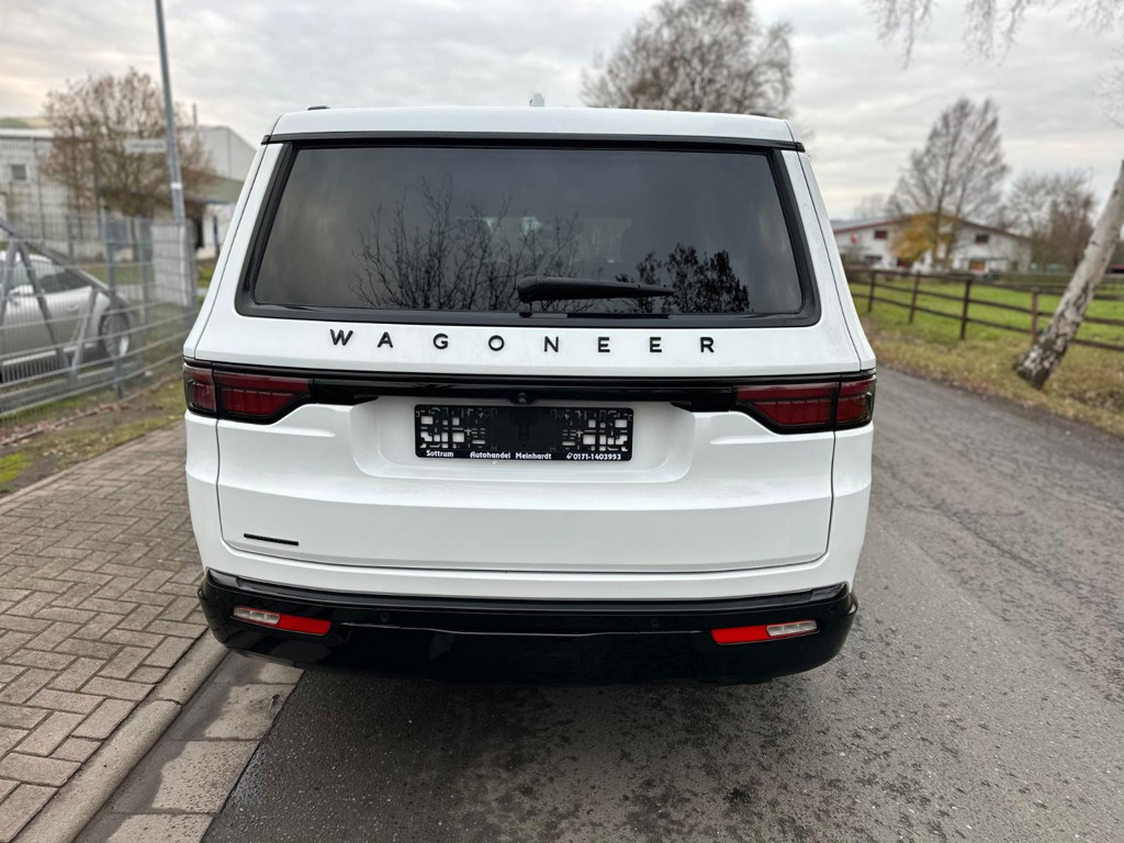 Jeep Wagoneer