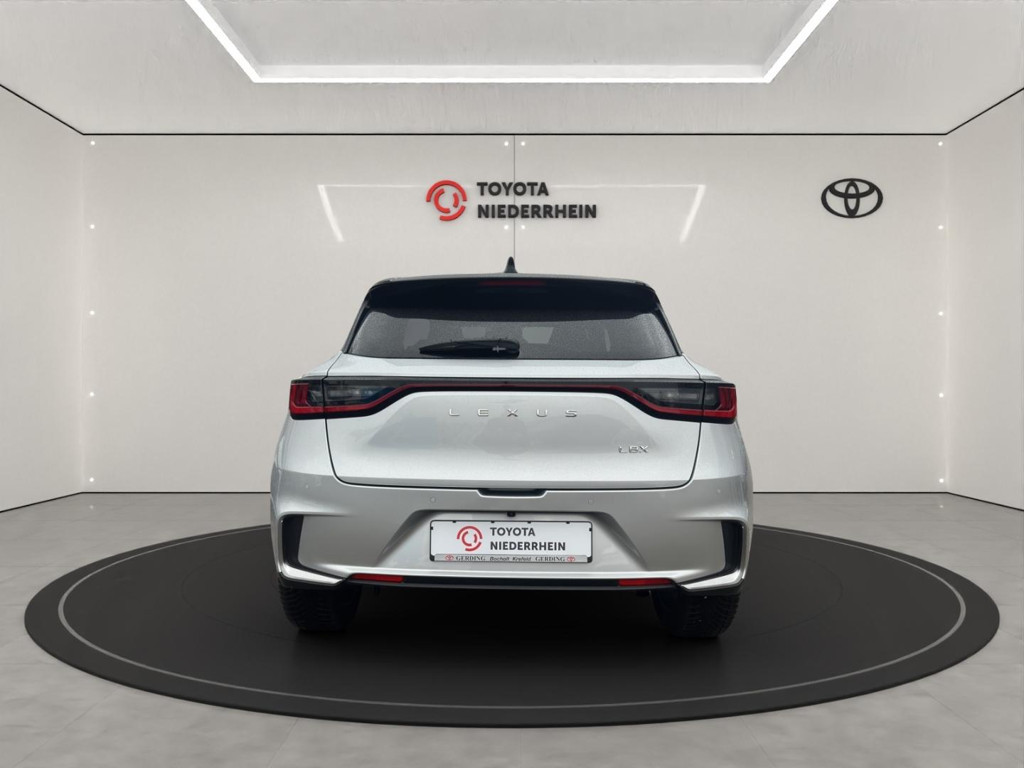 Lexus LBX