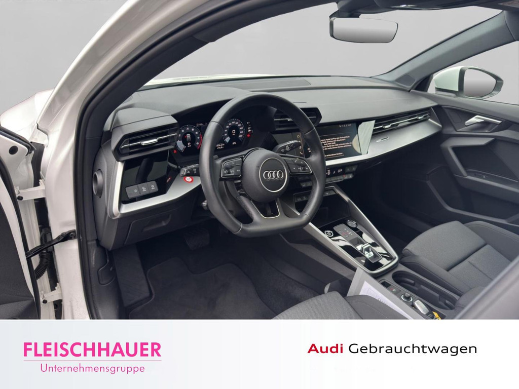 Audi A3 Sportback Sedan S-Line S-Tronic 35 TFSI