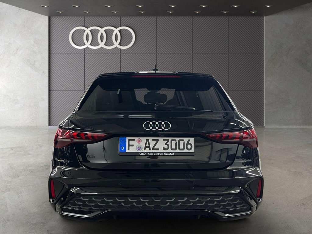 Audi A3 Sportback Sedan S-Line S-Tronic 35 TFSI