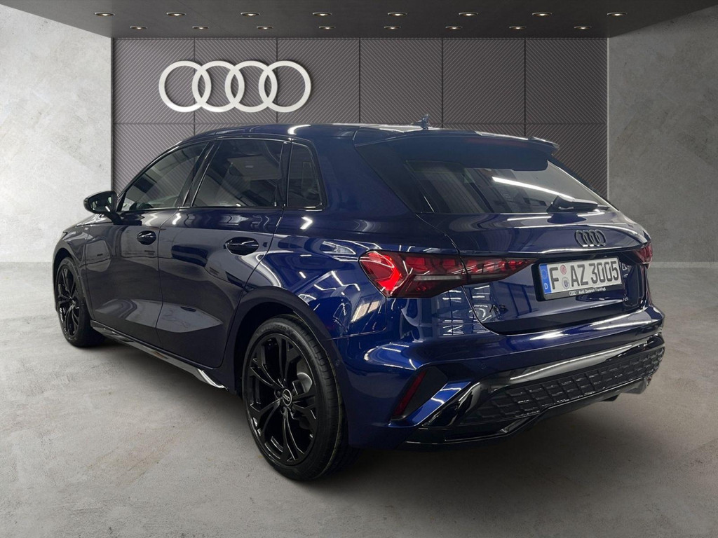 Audi A3 Sportback Sedan S-Line S-Tronic 35 TFSI