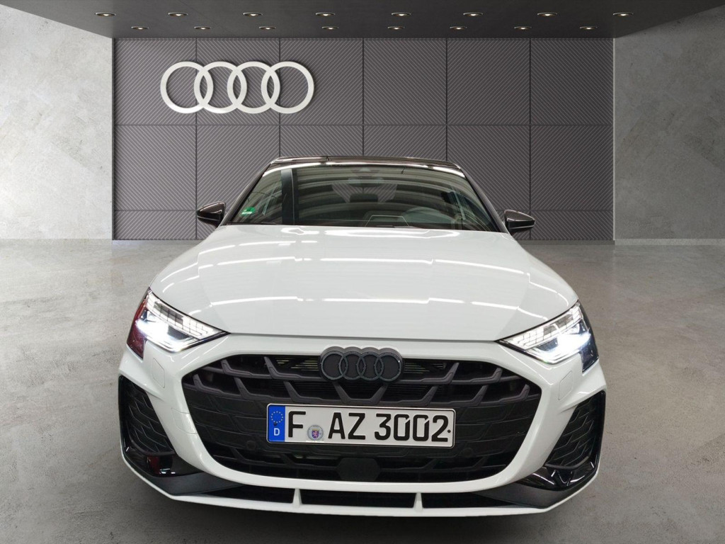 Audi A3 Sportback Sedan S-Line S-Tronic 35 TFSI