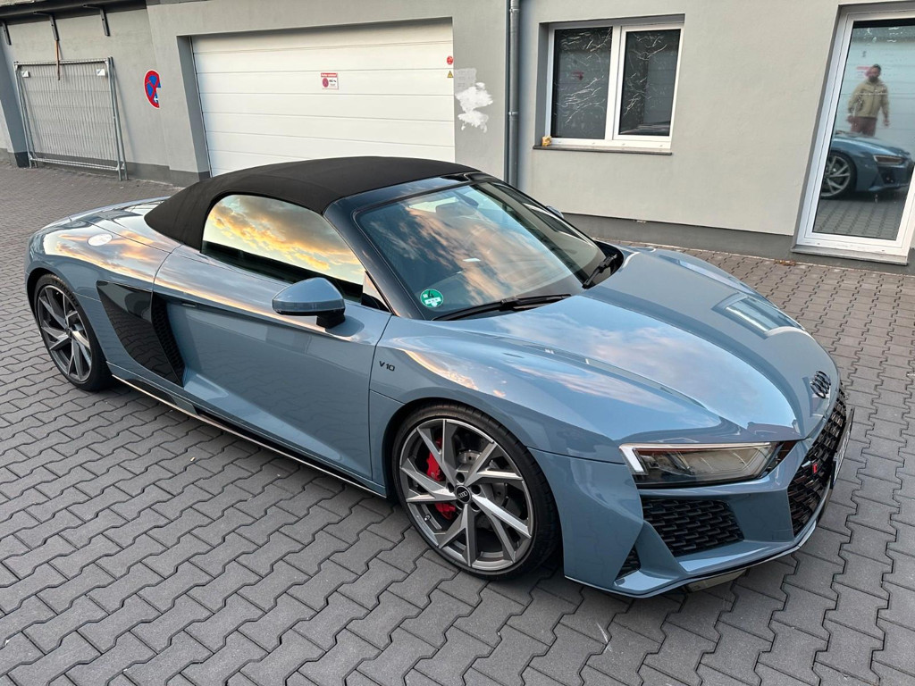 Audi R8