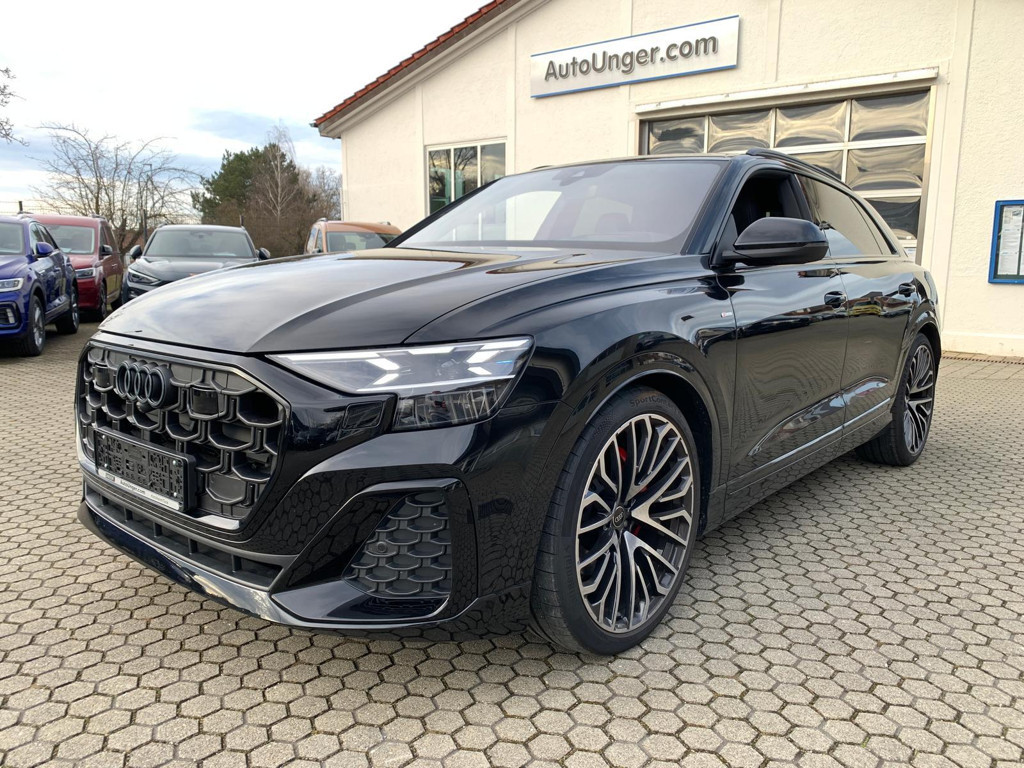 Audi RS Q8 S-Line