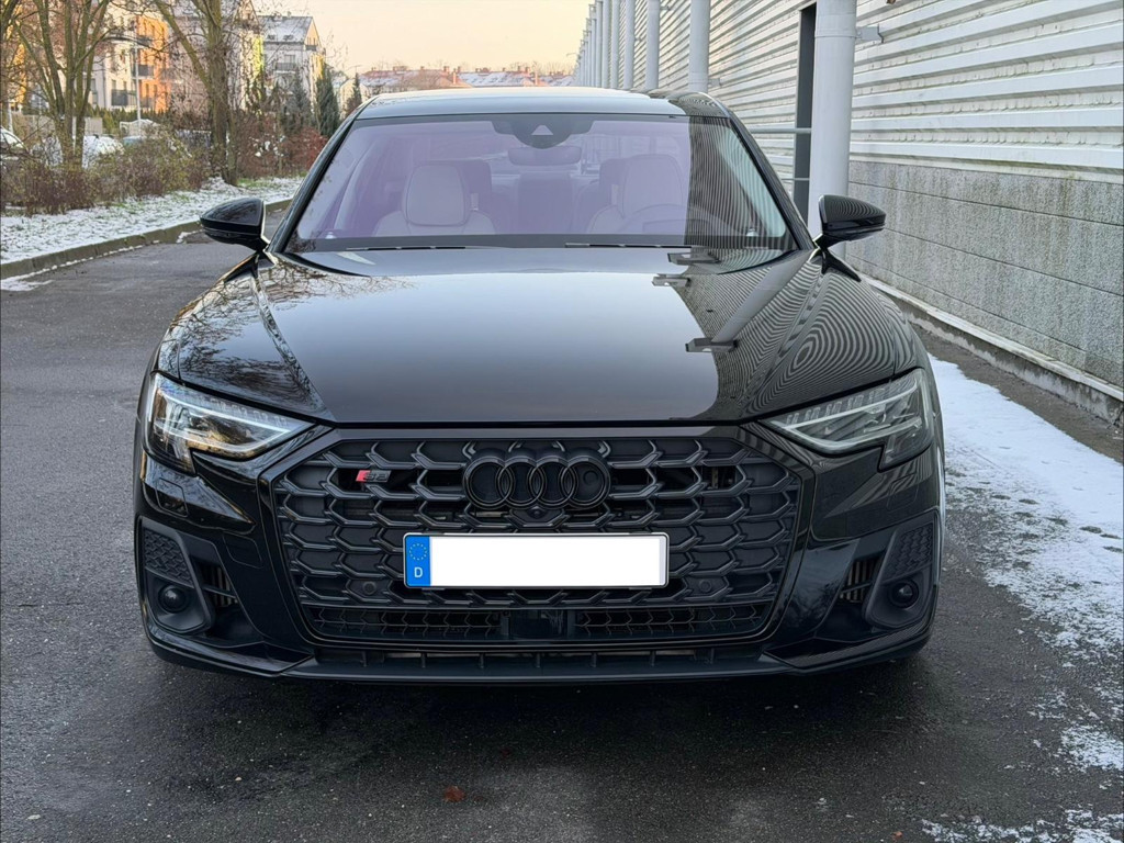 Audi S8