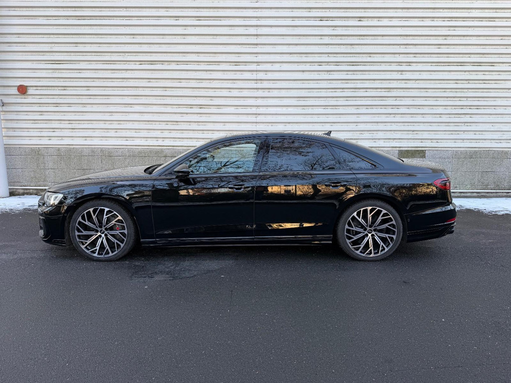 Audi S8