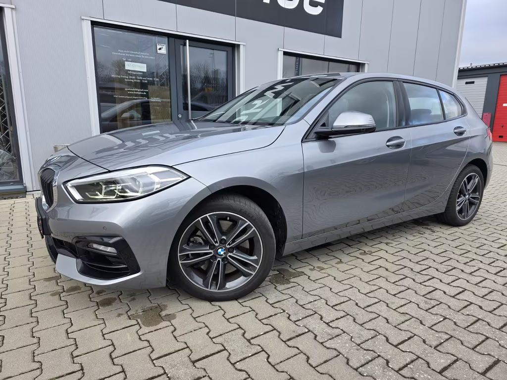 BMW 1 Serie 120 Sport Line Sedan 120i