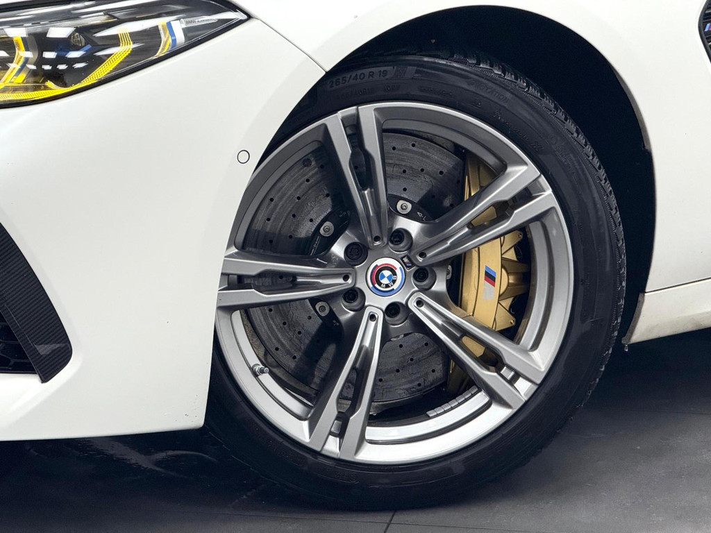 BMW M8