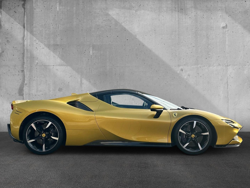Ferrari SF90