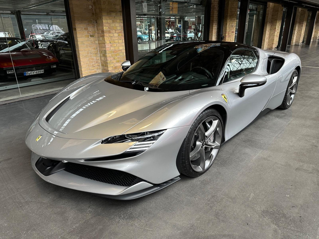 Ferrari SF90