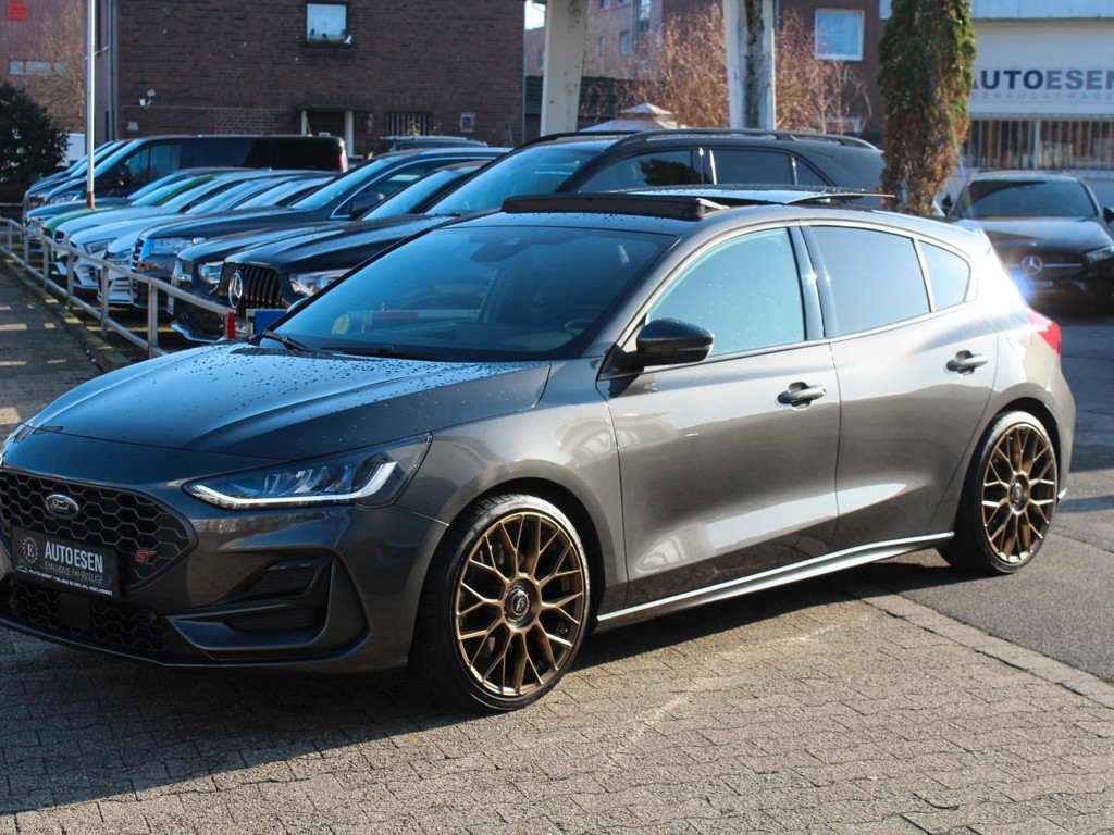 Ford Focus EcoBoost ST Line