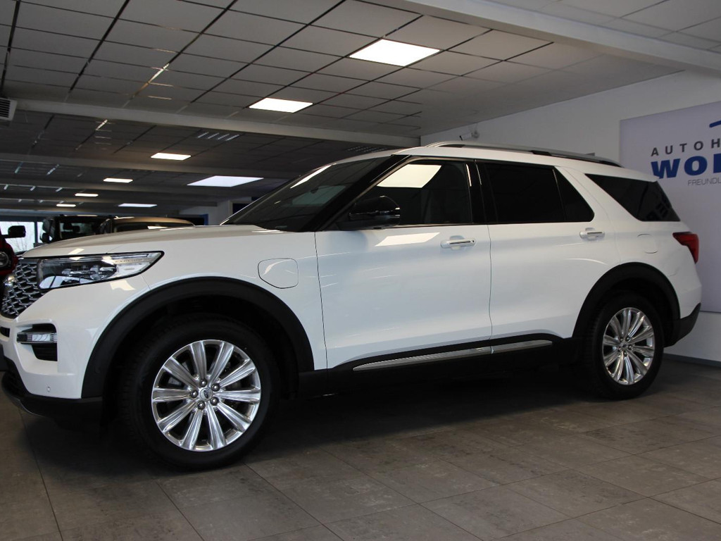 Ford Explorer 4x4 Platinum Plug in Hybrid AWD