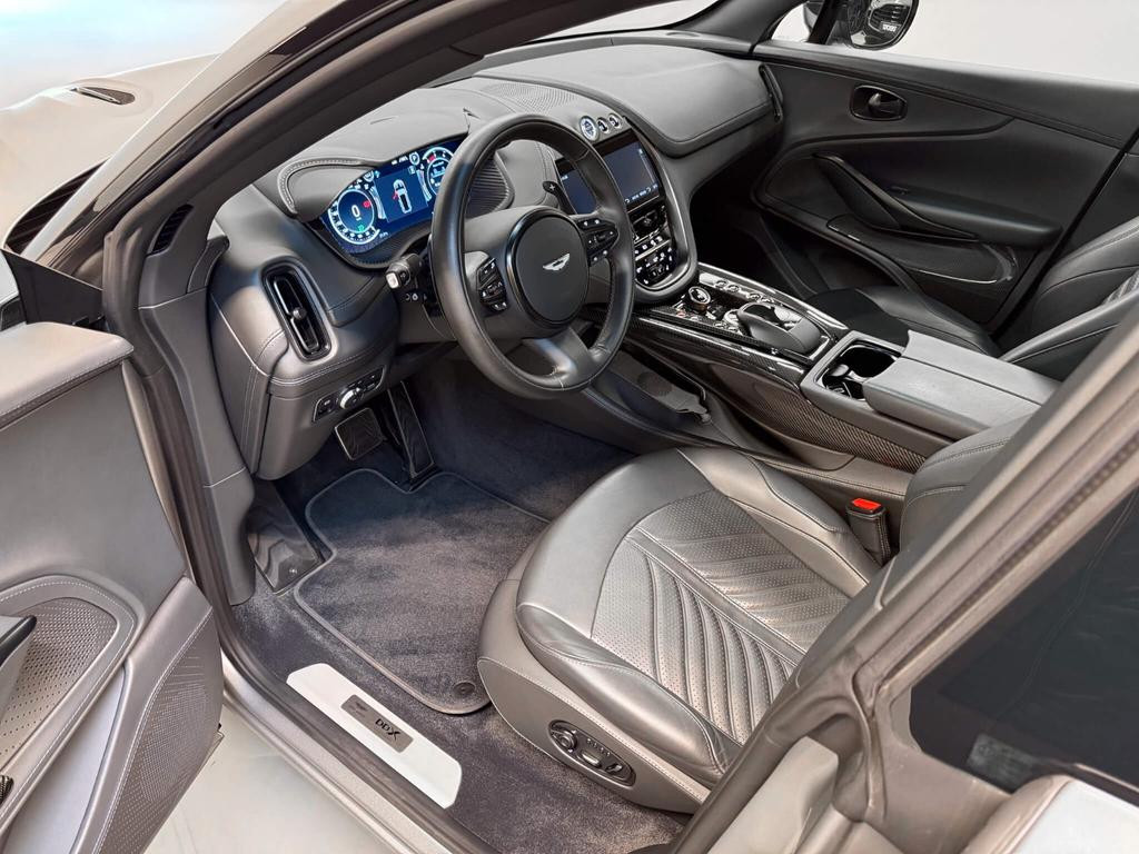 Aston Martin DBX