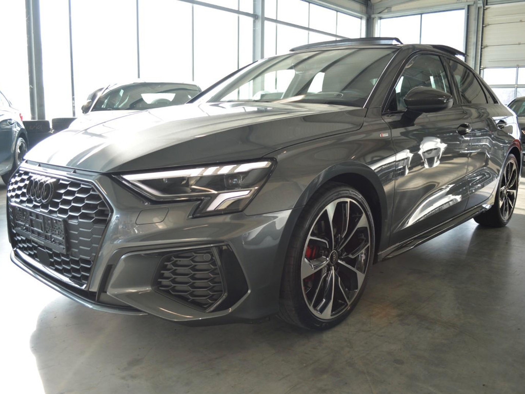 Audi A3 Sedan S-Line 35 TFSI