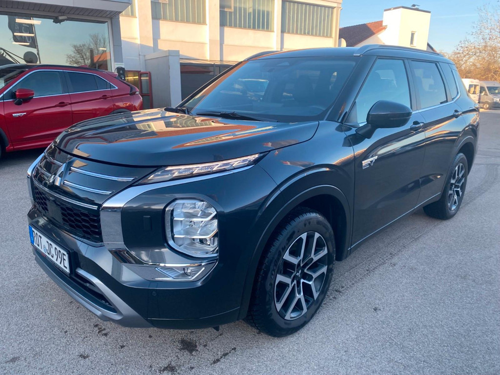 Mitsubishi Outlander PHEV 4WD