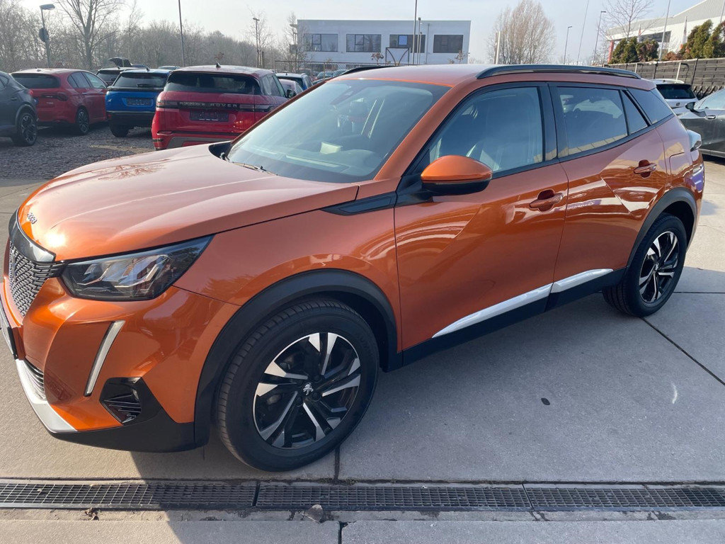 Peugeot 2008 Allure1,5HDI/Leder/Navi/SitzHeiz/Kamera/LED