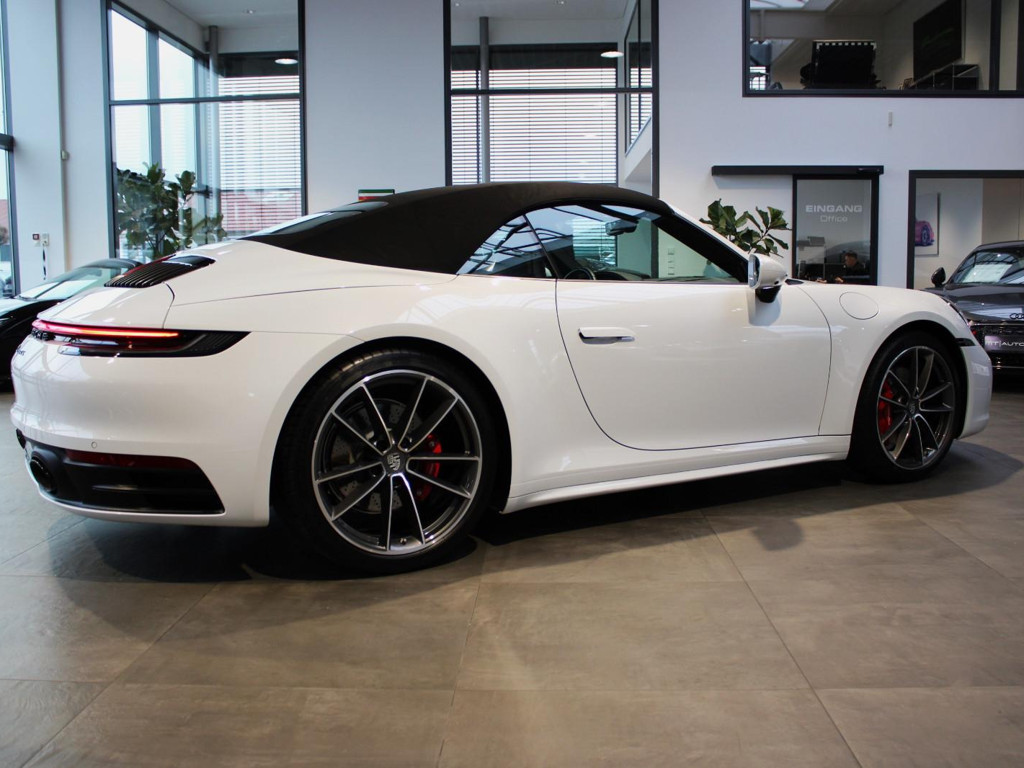 Porsche 992