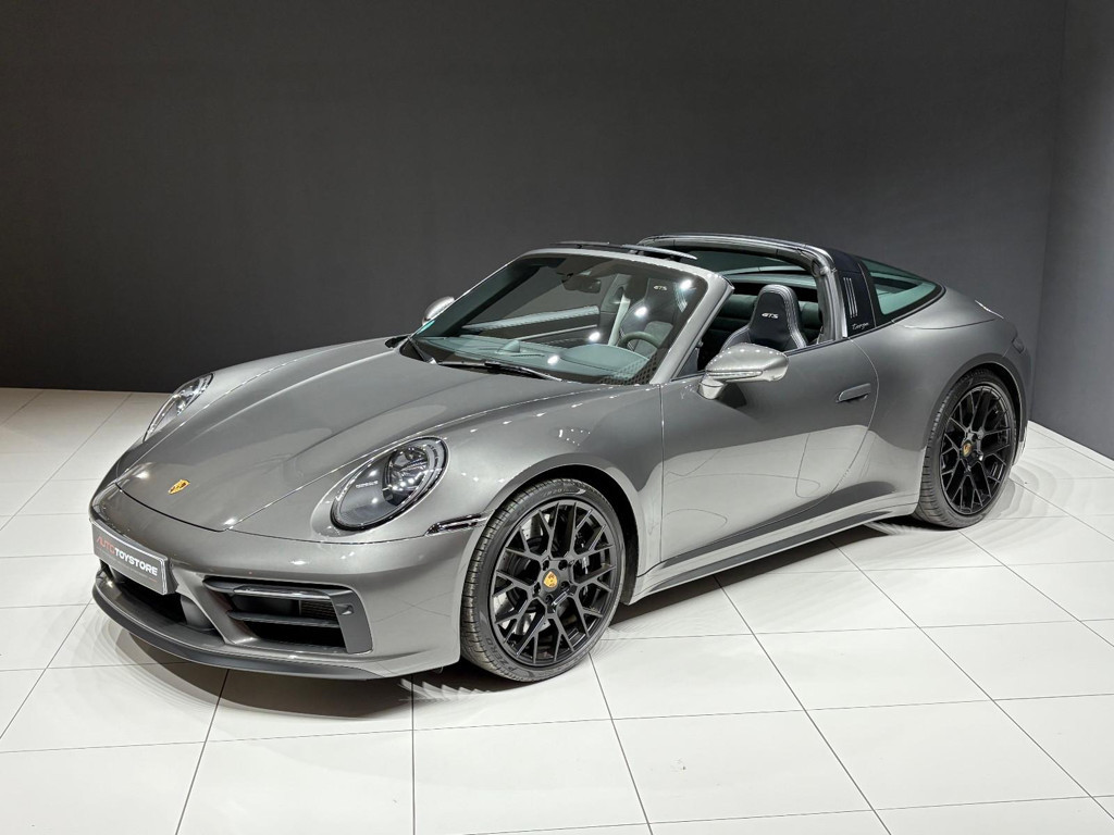 Porsche 992 GTS Targa Cabrio 4