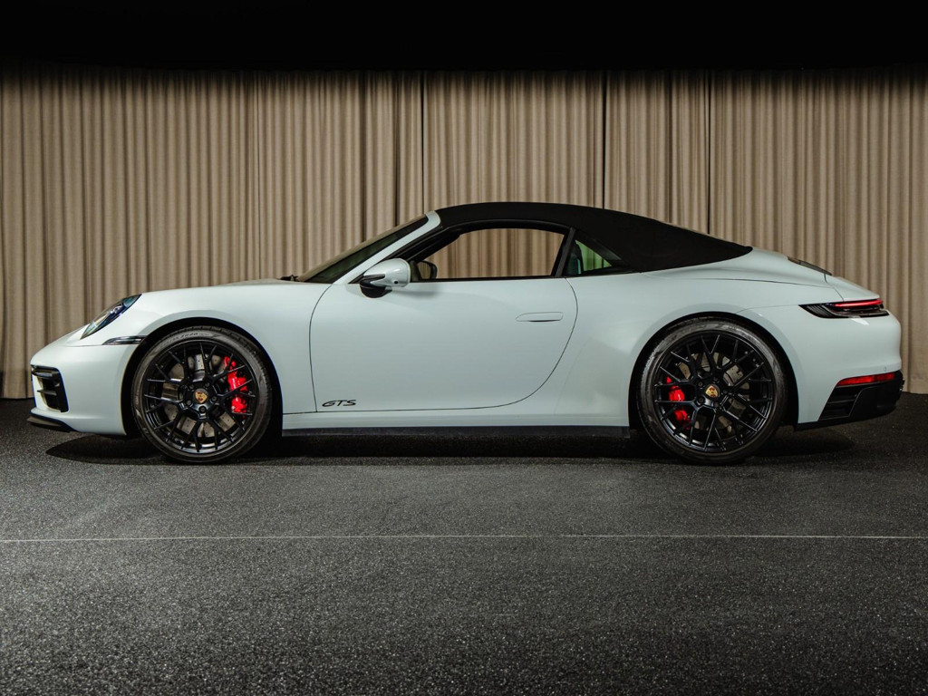 Porsche 992