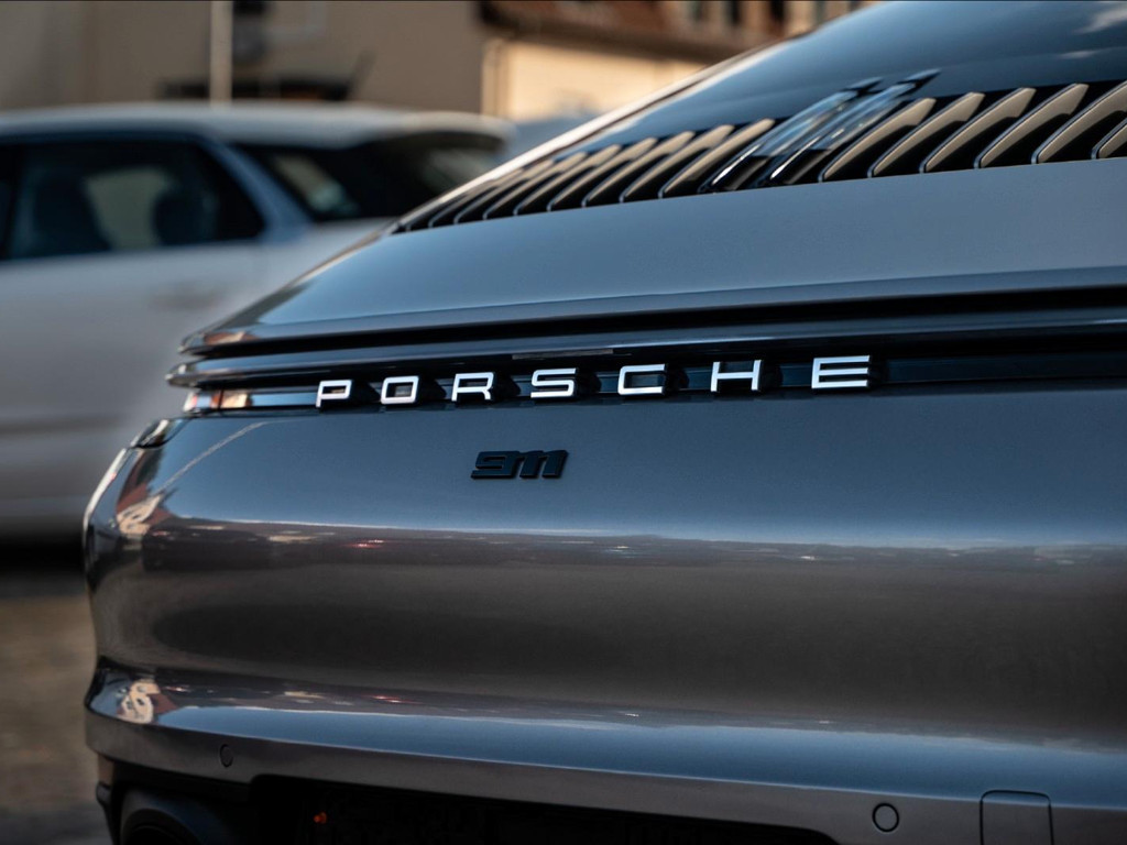 Porsche 992