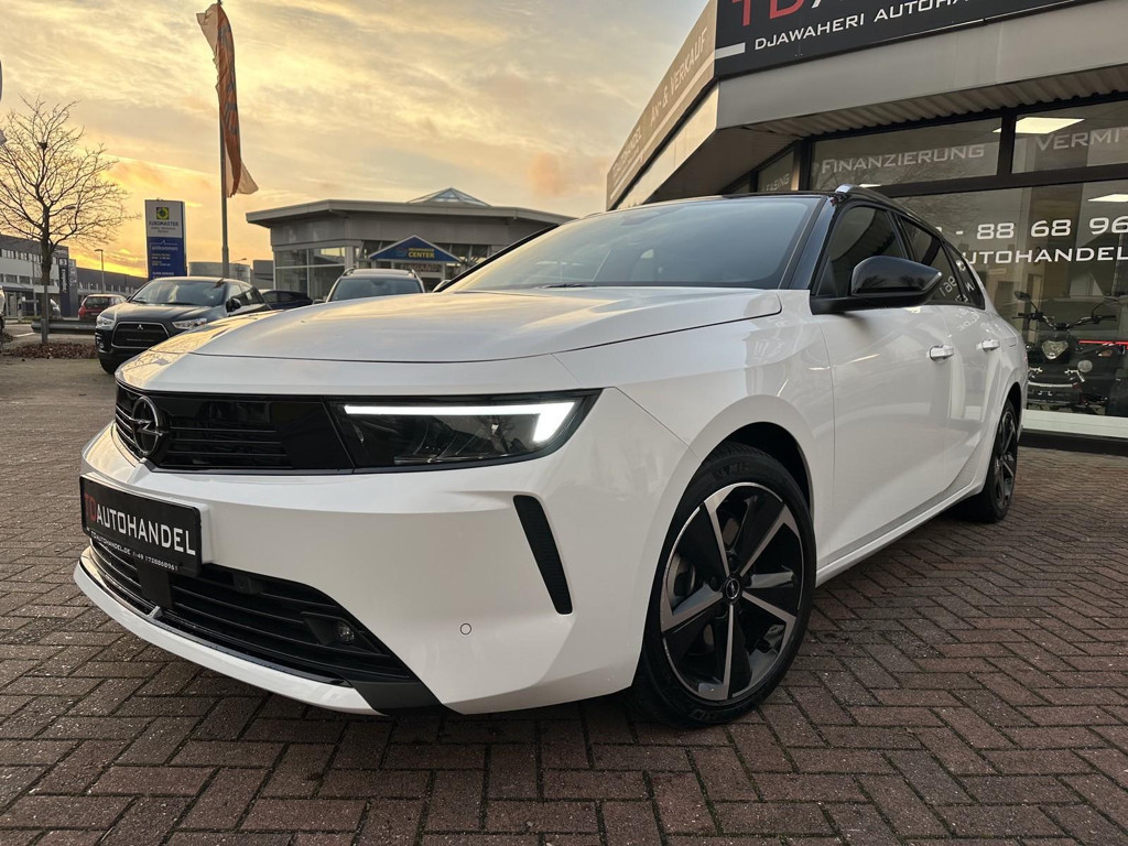 Opel Astra Sports Tourer Innovation Hybrid Elegance