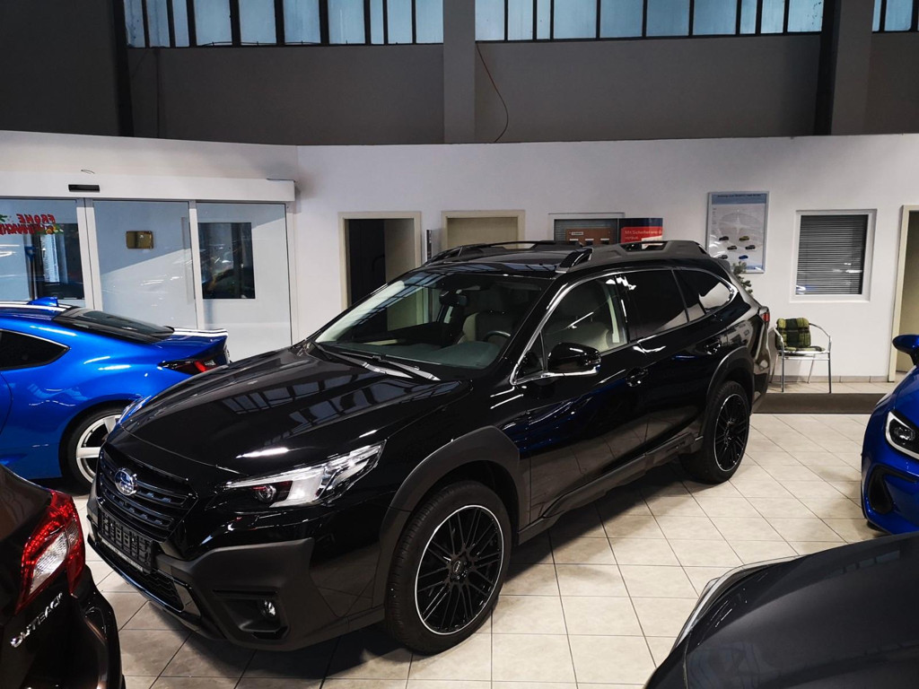 Subaru Outback 2.5i Platinum Black 20Zoll Navi HK